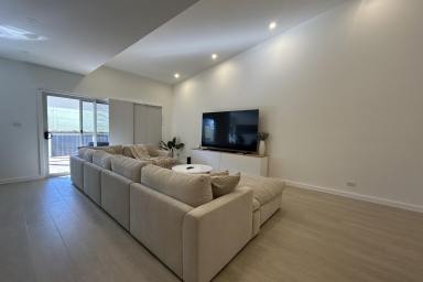 Townhouse For Lease - NSW - Waratah - 2298 - IMMACULATE TOWNHOUSE  (Image 2)