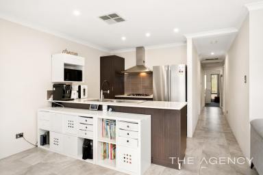 House For Sale - WA - Treeby - 6164 - Want To Downsize, Buy Your First Home Or Invest??  (Image 2)