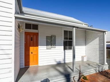 House For Sale - NSW - Bega - 2550 - COTTAGE CHARM IN A PRIME LOCATION!  (Image 2)