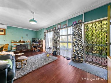 House For Sale - WA - Cloverdale - 6105 - A rare opportunity on a huge block – Reside, Invest, or Develop!  (Image 2)