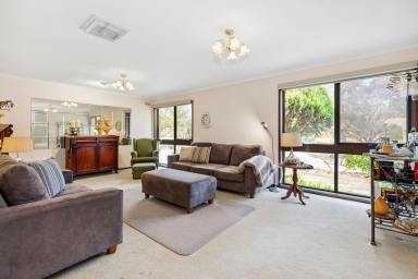 House For Sale - VIC - Kennington - 3550 - Well-Maintained Brick Home in Great Kennington Location  (Image 2)