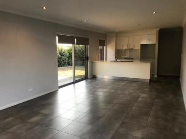 Villa For Lease - NSW - Gerringong - 2534 - Modern Villa Available  (Image 2)