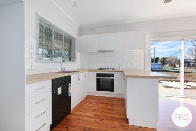 House For Lease - NSW - North Albury - 2640 - CHARMING AND COMFORTABLE HOME!  (Image 2)