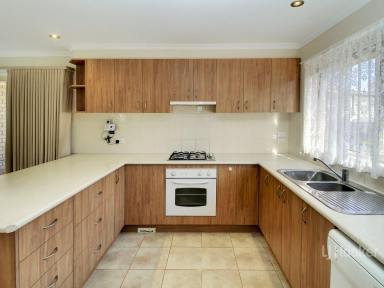 Unit For Sale - VIC - Bairnsdale - 3875 - FEEL RIGHT AT HOME HERE!  (Image 2)