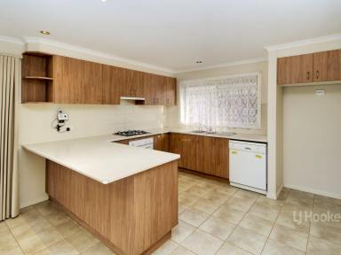 Unit For Sale - VIC - Bairnsdale - 3875 - FEEL RIGHT AT HOME HERE!  (Image 2)