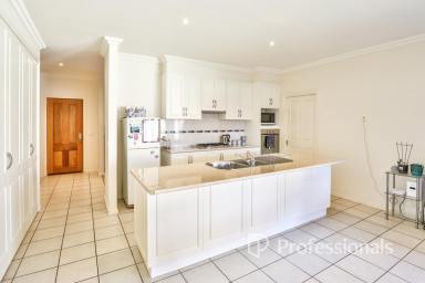 Townhouse For Sale - VIC - Mildura - 3500 - Neat, Well Located & Easy Living  (Image 2)