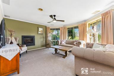House For Sale - VIC - Narre Warren South - 3805 - QUALITY FAMILY LIVING ON 841m2  (Image 2)