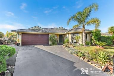 House For Sale - VIC - Narre Warren South - 3805 - QUALITY FAMILY LIVING ON 841m2  (Image 2)