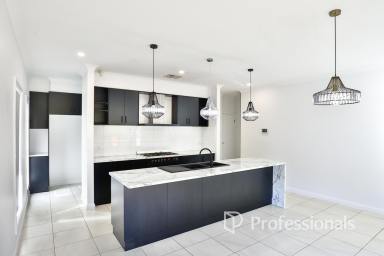 House For Sale - VIC - Mildura - 3500 - Easy Living with Modern Style  (Image 2)