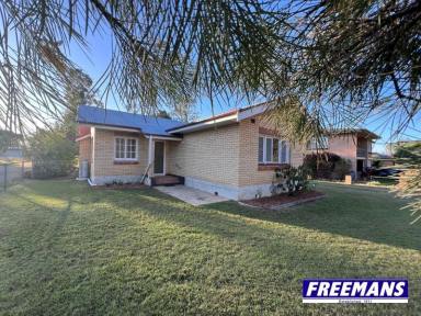 House For Sale - QLD - Wondai - 4606 - Solid brick with 1,012m2 fenced allotment  (Image 2)