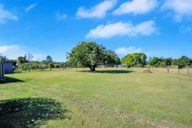 House For Sale - QLD - Sharon - 4670 - GENEROUS 3 ACRE PARCEL OF LAND JUST 15MIN TO THE CBD WITH A LARGE FAMILY HOME!  (Image 2)