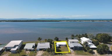 House For Sale - QLD - Taylors Beach - 4850 - THIS VIEW COULD BE YOURS - FISH FROM FRONT OF PROPERTY AT HIGHTIDE!  (Image 2)