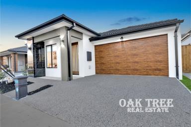 House For Sale - VIC - Manor Lakes - 3024 - Sophisticated Family Living in a Prime Location!!!  (Image 2)