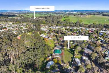 Residential Block For Sale - VIC - Drouin - 3818 - Attention: Builders and Investors  (Image 2)