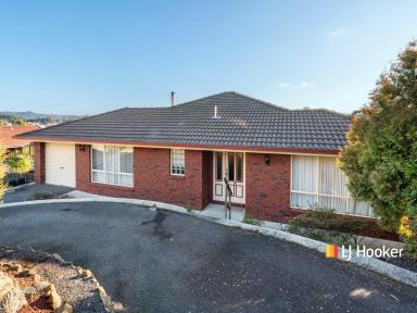 House Sold - TAS - Devonport - 7310 - Eleven Georgiana Street  (Image 2)