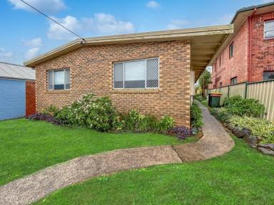 Unit For Sale - NSW - Kyogle - 2474 - SOLID 2 BEDROOM BRICK UNIT!  (Image 2)