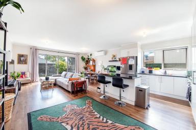 Unit For Lease - VIC - Hamilton - 3300 - Contemporary two bedroom unit  (Image 2)