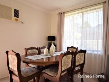 House For Lease - NSW - Nowra - 2541 - QUIET & COSY FAMILY HOME  (Image 2)