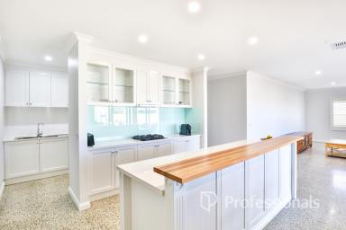 House For Sale - VIC - Mildura - 3500 - Superior Contemporary Residence on 1554m2  (Image 2)