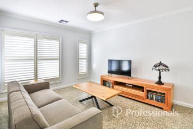 House For Sale - VIC - Mildura - 3500 - Superior Contemporary Residence on 1554m2  (Image 2)