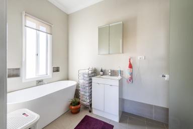 House For Sale - NSW - Grafton - 2460 - WALK TO SCHOOLS, CHILDCARE, SPORTS  (Image 2)