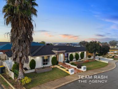 House For Sale - WA - Canning Vale - 6155 - Spacious Family Living in Prime Canning Vale Location  (Image 2)