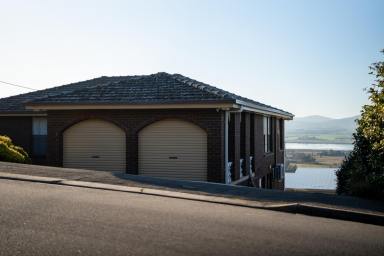 House For Sale - TAS - Riverside - 7250 - WELCOME HOME!  (Image 2)