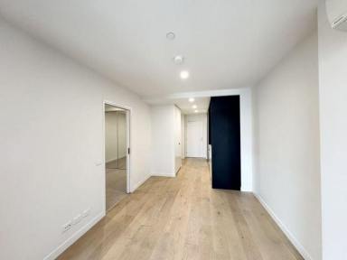 Apartment For Lease - VIC - Melbourne - 3000 - 2 Bedroom 1 Bathroom in the heart of Melbourne CBD  (Image 2)