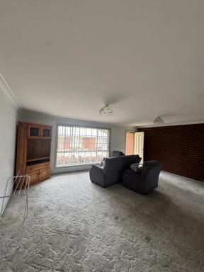 Unit For Lease - NSW - Tumut - 2720 - Low maintenance close to town!  (Image 2)