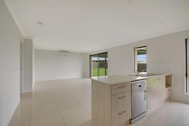 House For Lease - QLD - Wyreema - 4352 - Quiet Suburb Living for the Family!  (Image 2)