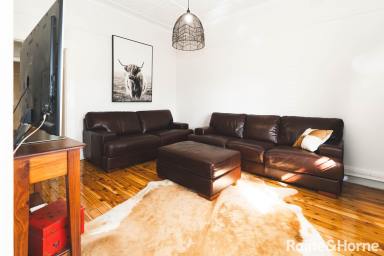 House For Lease - NSW - Wagga Wagga - 2650 - BEAUTIFUL RENOVATED, FULLY FURNISHED HOUSE  (Image 2)