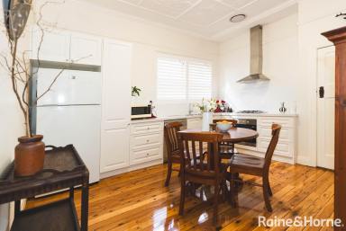 House For Lease - NSW - Wagga Wagga - 2650 - BEAUTIFUL RENOVATED, FULLY FURNISHED HOUSE  (Image 2)