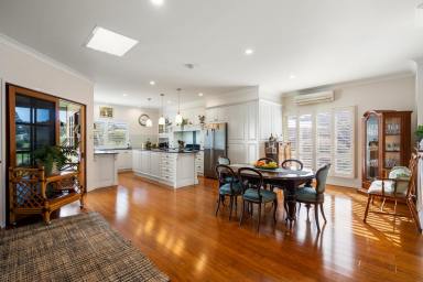 House For Sale - QLD - Hodgson Vale - 4352 - Peaceful Retreat in Hodgson Vale  (Image 2)