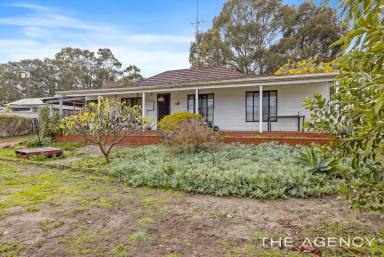 House For Sale - WA - Waroona - 6215 - Character, Space & Opportunity in the Heart of Waroona  (Image 2)