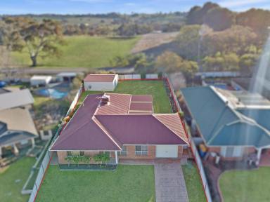 House For Sale - NSW - Young - 2594 - Flat, Easy-Care Home Ideal for Retirees  (Image 2)