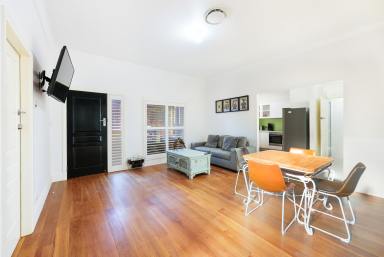 Townhouse For Sale - NSW - Tamworth - 2340 - PRIME LOCATION IN EAST TAMWORTH  (Image 2)