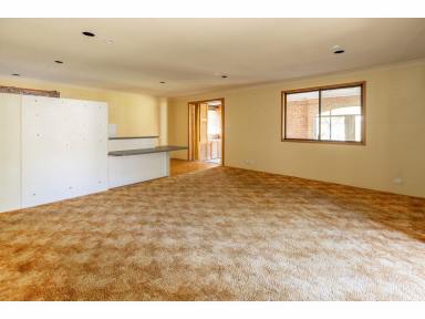 House For Sale - NSW - Green Point - 2428 - Room to Grow, Update or Re-imagine  (Image 2)