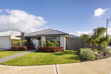 House For Sale - WA - Dunsborough - 6281 - Naturally Modern  (Image 2)