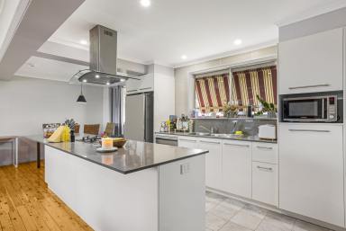 House For Lease - NSW - Tamworth - 2340 - THREE BEDROOM HOME IN SOUTH  (Image 2)