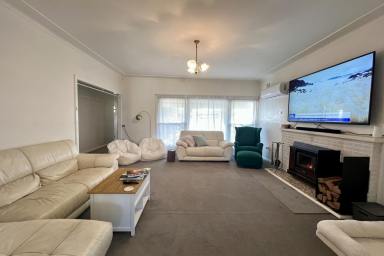 House For Lease - NSW - Raymond Terrace - 2324 - SPACIOUS HOME, CLOSE TO CBD!!!  (Image 2)
