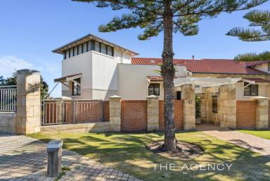 Townhouse For Sale - WA - Mindarie - 6030 - LOW-MAINTENANCE LUXURY BY THE MARINA  (Image 2)