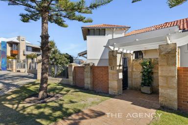 Townhouse For Sale - WA - Mindarie - 6030 - LOW-MAINTENANCE LUXURY BY THE MARINA  (Image 2)