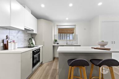 House For Sale - VIC - Somerville - 3912 - Neat & stylish 3 bedroom home in Todd Grove, Somerville  (Image 2)