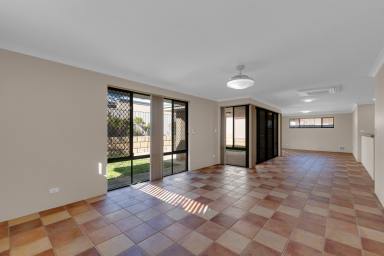 House For Lease - WA - Orelia - 6167 - ROOM FOR ALL THE FAMILY!  (Image 2)