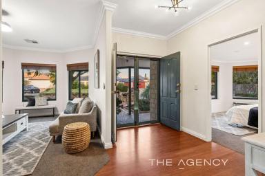 House For Sale - WA - Carramar - 6031 - SPACIOUS FAMILY LIVING WITH EXCEPTIONAL PARKING  (Image 2)