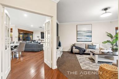 House For Sale - WA - Carramar - 6031 - SPACIOUS FAMILY LIVING WITH EXCEPTIONAL PARKING  (Image 2)
