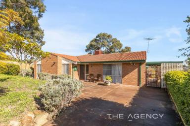 House For Sale - WA - Padbury - 6025 - When Height Meets Delight!  (Image 2)