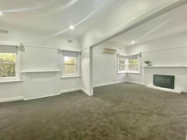 House For Lease - VIC - Echuca - 3564 - Country Charm in the Heart of Echuca  (Image 2)