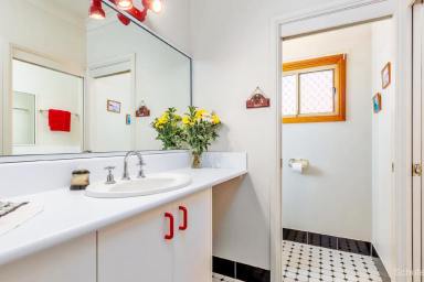 House Leased - NSW - Narromine - 2821 - Room for all the family  (Image 2)