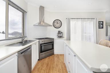 House For Sale - VIC - Mount Pleasant - 3350 - Spacious Home, Only Minutes From The Heart Of Ballarat  (Image 2)